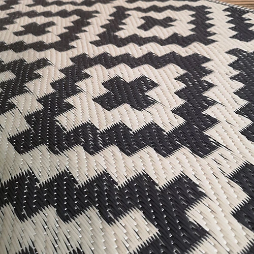 180cm X 120cm Outdoor Geometric Pattern Waterproof Rug Mat For Garden Patio In Grey 6 180cm X 120cm Outdoor Geometric Pattern Waterproof Rug Mat For Garden Patio In Grey - Image 4