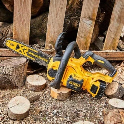 Dewalt DCM565N 18v XR 30cm Cordless Chainsaw Brushless - Bare Tool DCM565N-XJ 9 Dewalt DCM565N 18v XR 30cm Cordless Chainsaw Brushless - Bare Tool DCM565N-XJ -Flymo Shop dewalt dcm565n 18v xr 30cm cordless chainsaw brushless bare tool dcm565n xj5035048667569 04c MP