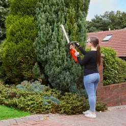 Flymo EasiCut 450 18V 450mm Cordless Hedge Trimmer -Flymo Shop flymo easicut 450 18v 450mm cordless hedge trimmer7392930760868 01i bq