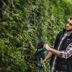 Makita DUH523Z LXT 18v Li-Ion Lithium Ion Cordless Hedge Cutter Trimmer 52cm -Flymo Shop makita duh523z lxt 18v li ion lithium ion cordless hedge cutter trimmer 52cm0088381673686 04c MP